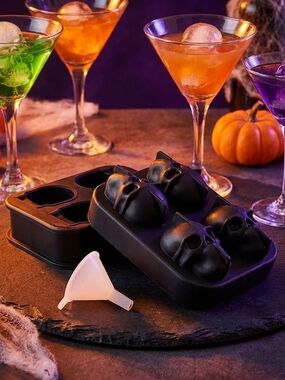 Universal Standard Black Skull Ice Cube Mold with Funnel